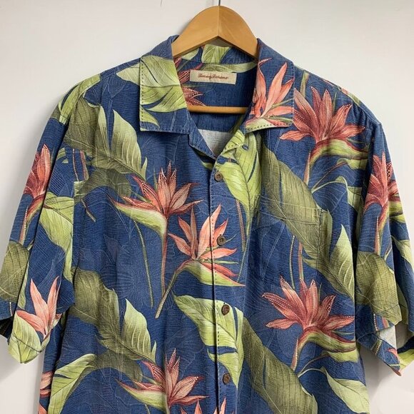 Tommy Bahama Men's Hawaiian Tropical Floral 100% Silk Short Sleeve Camp Shirt - Picture 4 of 11